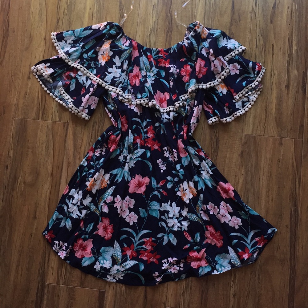Lulu’s mini tropical Hawaiian floral dress